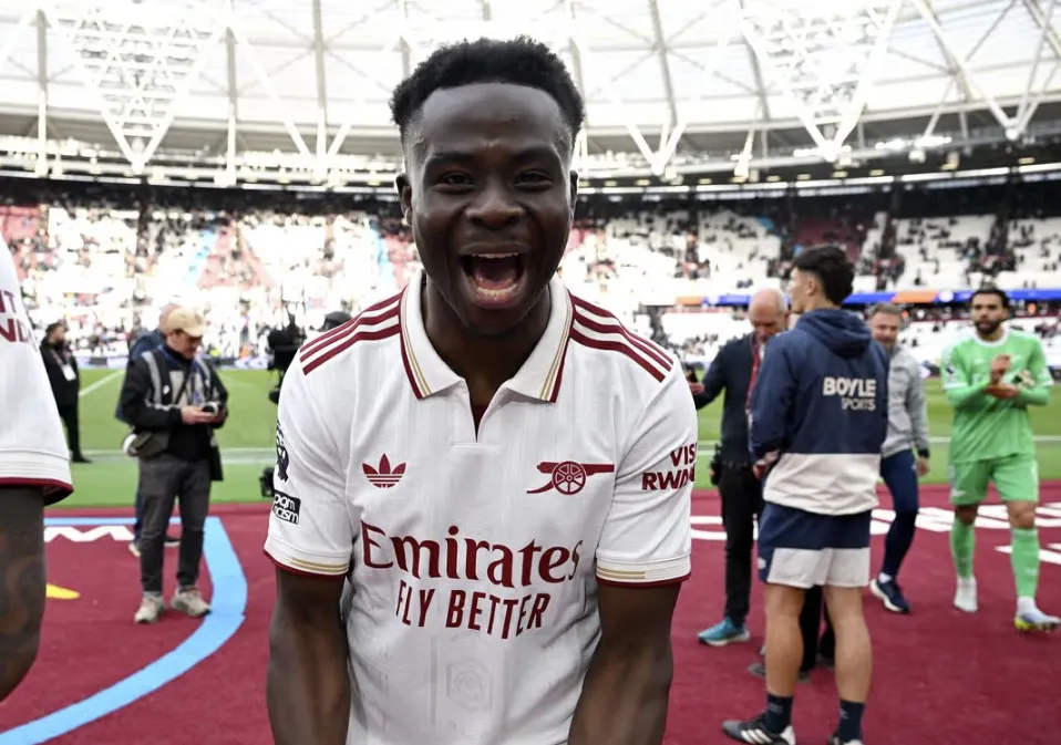 The Unlikely Record: Goal Contributions from the Opposition
